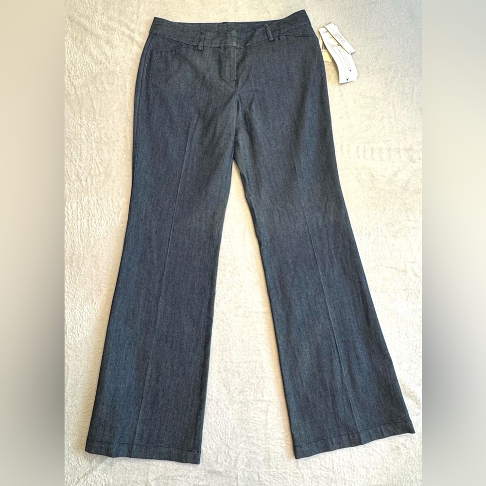 Larry Levine stretch Low rise jeans Size 4 32 in inseam